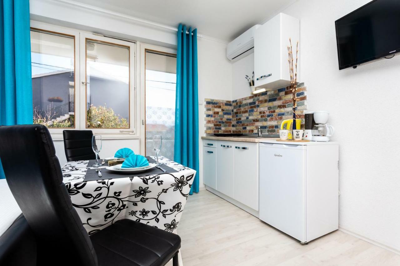 Studio Apartments Gilda Baška Exterior foto